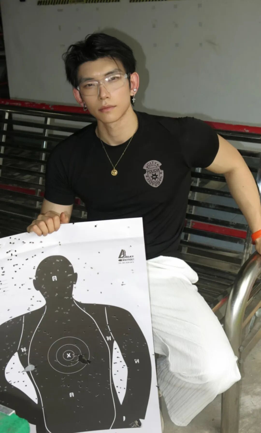 青岛痞帅脂包肌狼狗体育生，硕大身材网友直呼受不了...