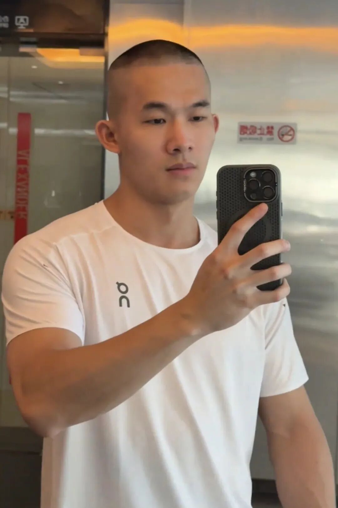 最受 G 圈喜欢的 X 痞帅博主出炉，他是下一个包晗吗？