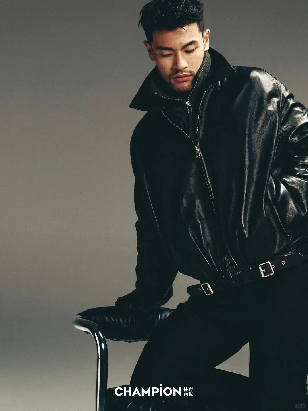 2026 冬奥会滑冰运动员宁忠岩得冠军，！私照流出太好看？