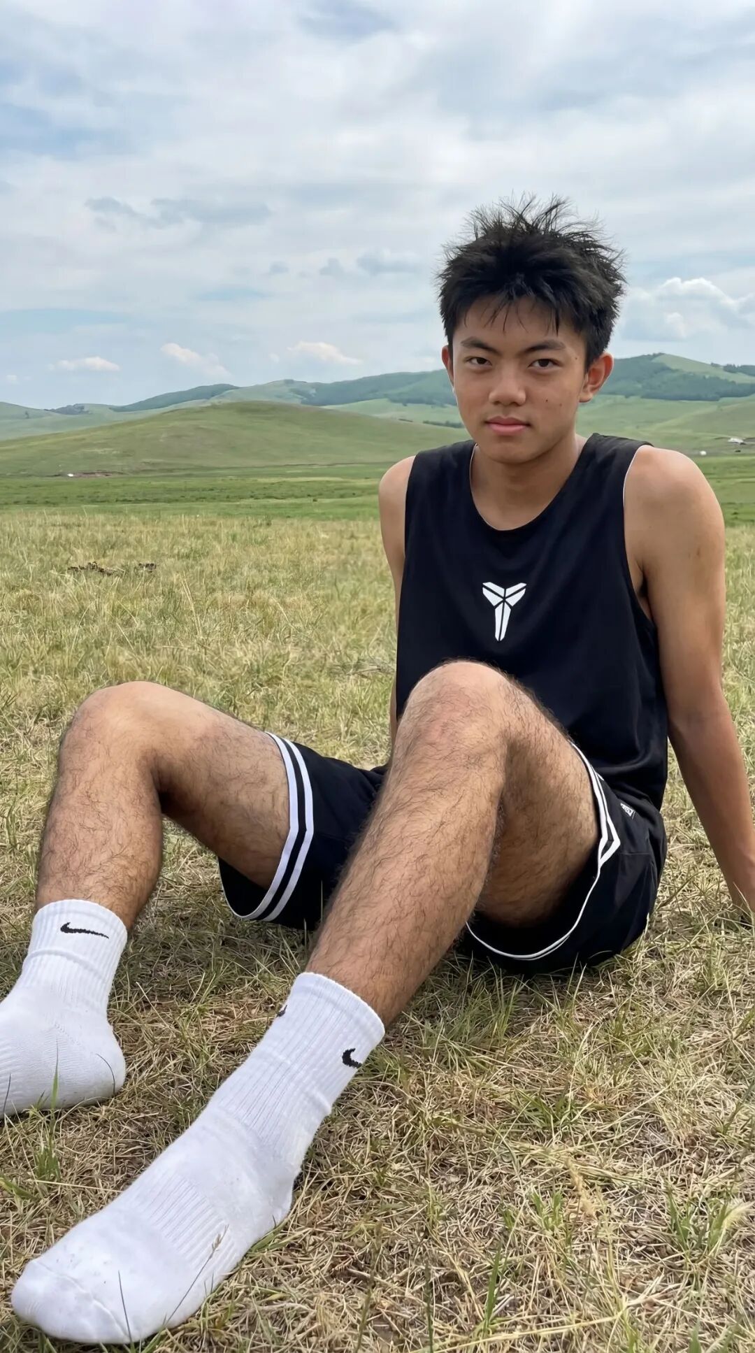 18 岁体育生腿毛太旺盛，！这枚新疆小哥不得了？