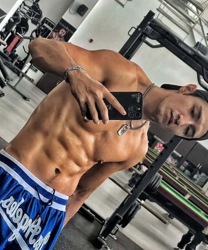 33 岁金瀚凭几张健身照杀疯了? 网友神评:“这才是铁打的硬汉!” 33 岁金瀚凭几张健身照杀疯了? 网友神评:“这才是铁打的硬汉!”