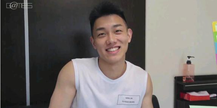 宏翔复出了？可惜辉煌已过，一起回顾一下那些年飞过的男神