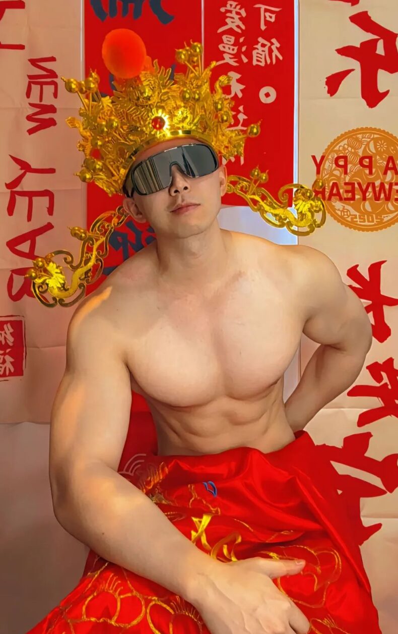 肌肉财神爷组团发福利!今年压岁钱我不要红包要这组男菩萨! 肌肉财神爷组团发福利!今年压岁钱我不要红包要这组男菩萨!