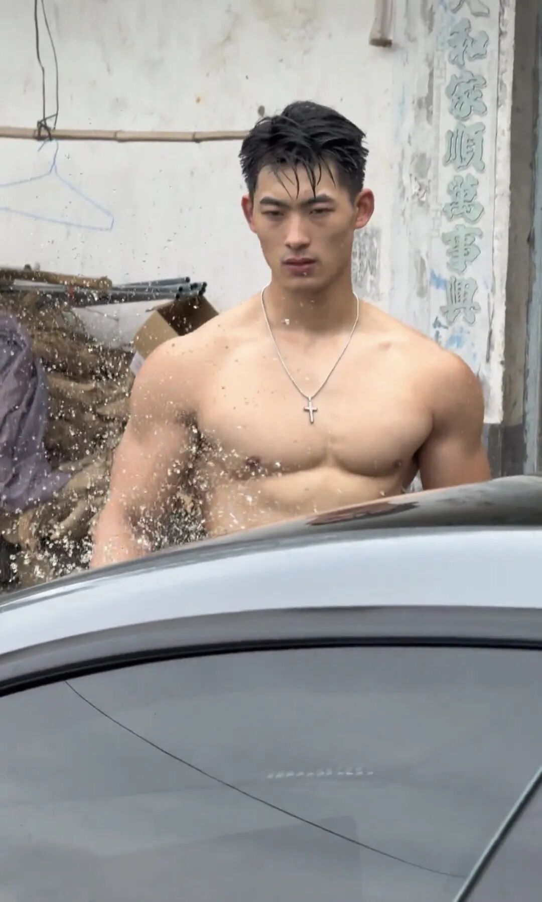 这个被健身房大哥带进圈的农村肌肉男！你还记得吗？