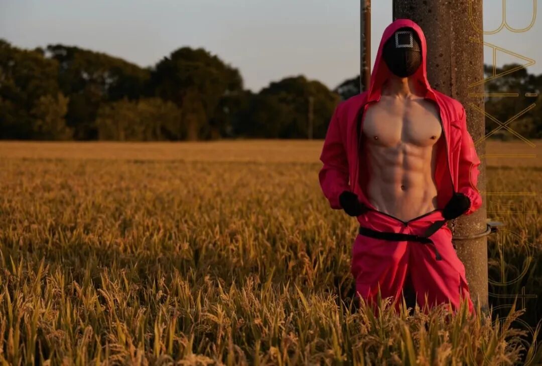 校园爆火的薄肌体育生狼狗学长!室外写真太诱人... 校园爆火的薄肌体育生狼狗学长!室外写真太诱人...