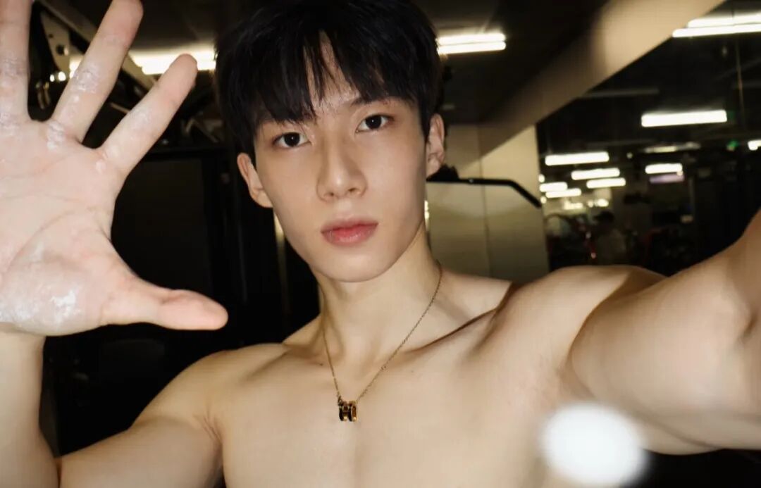 187 单眼皮肌肉猛男少爷!健硕肌肉网友馋的直流口水.... 187 单眼皮肌肉猛男少爷!健硕肌肉网友馋的直流口水....