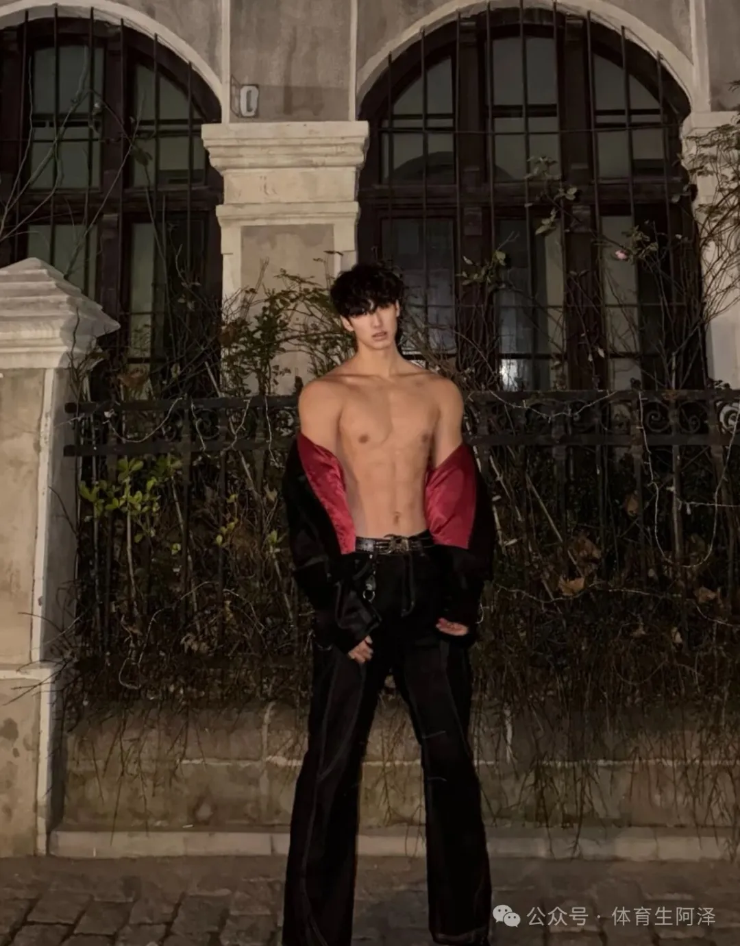 图片[6]-广大长腿卷毛体育生爆火！和顶流网红谈恋爱，玩的真花....-潮男潮北-潮男潮北