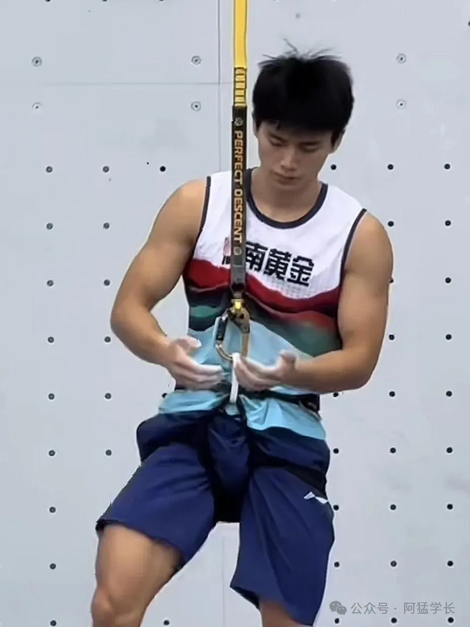 图片[3]-【赛场男神】攀岩运动员の伍鹏，全运会上硬帅！-潮男潮北-潮男潮北