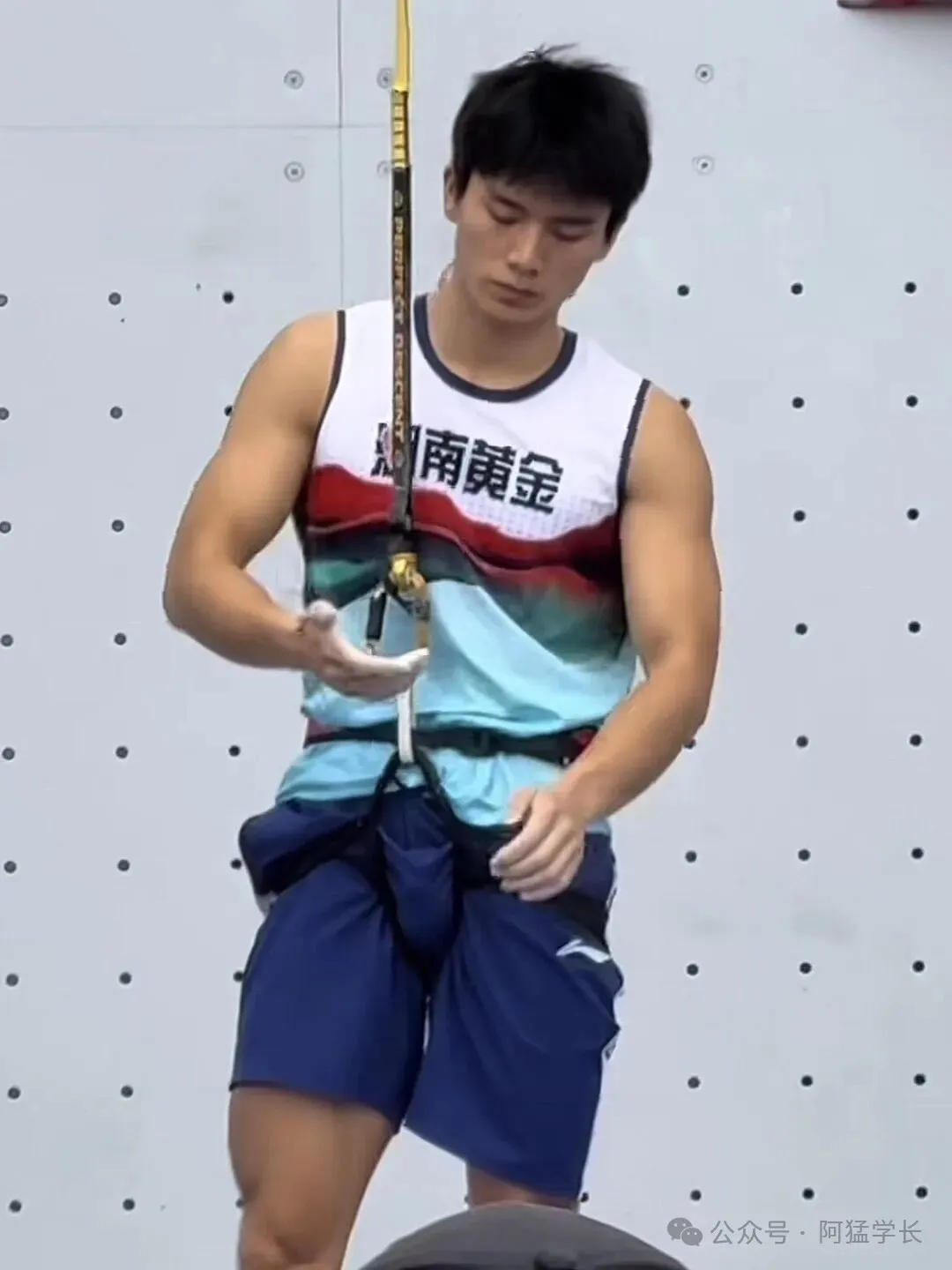 图片[2]-【赛场男神】攀岩运动员の伍鹏，全运会上硬帅！-潮男潮北-潮男潮北