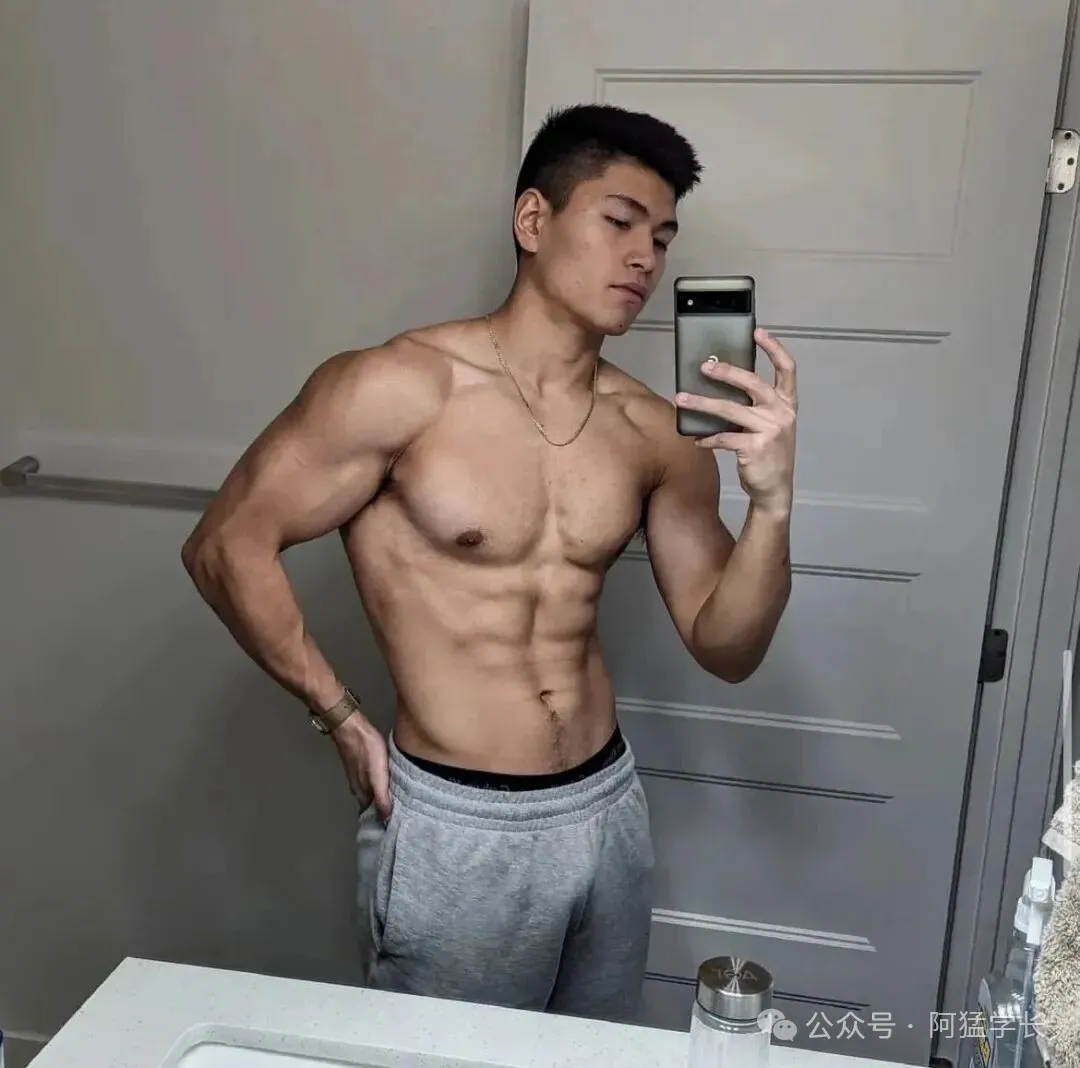 图片[2]-这个推特32W粉的亚裔博主！简直迷倒众生~-潮男潮北-潮男潮北