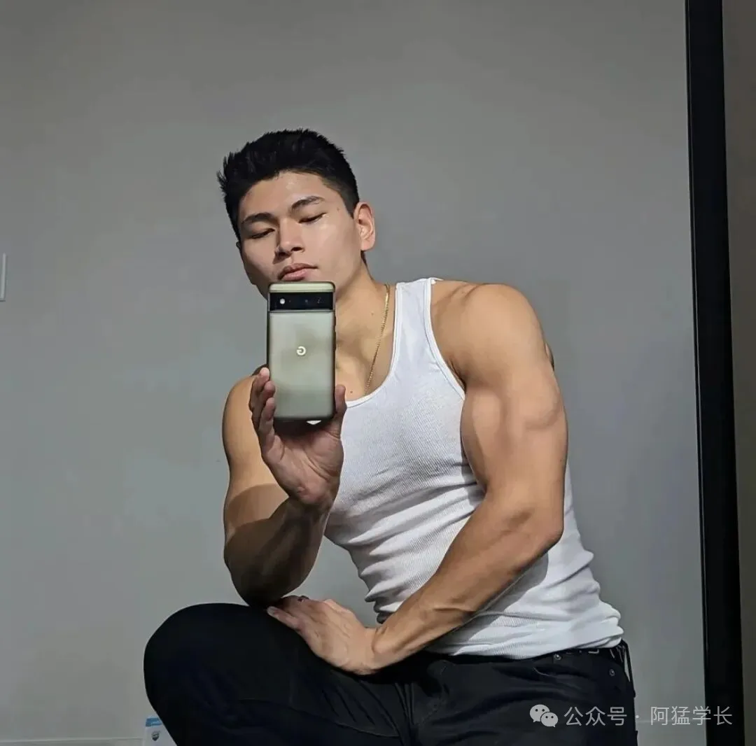 图片[1]-这个推特32W粉的亚裔博主！简直迷倒众生~-潮男潮北-潮男潮北