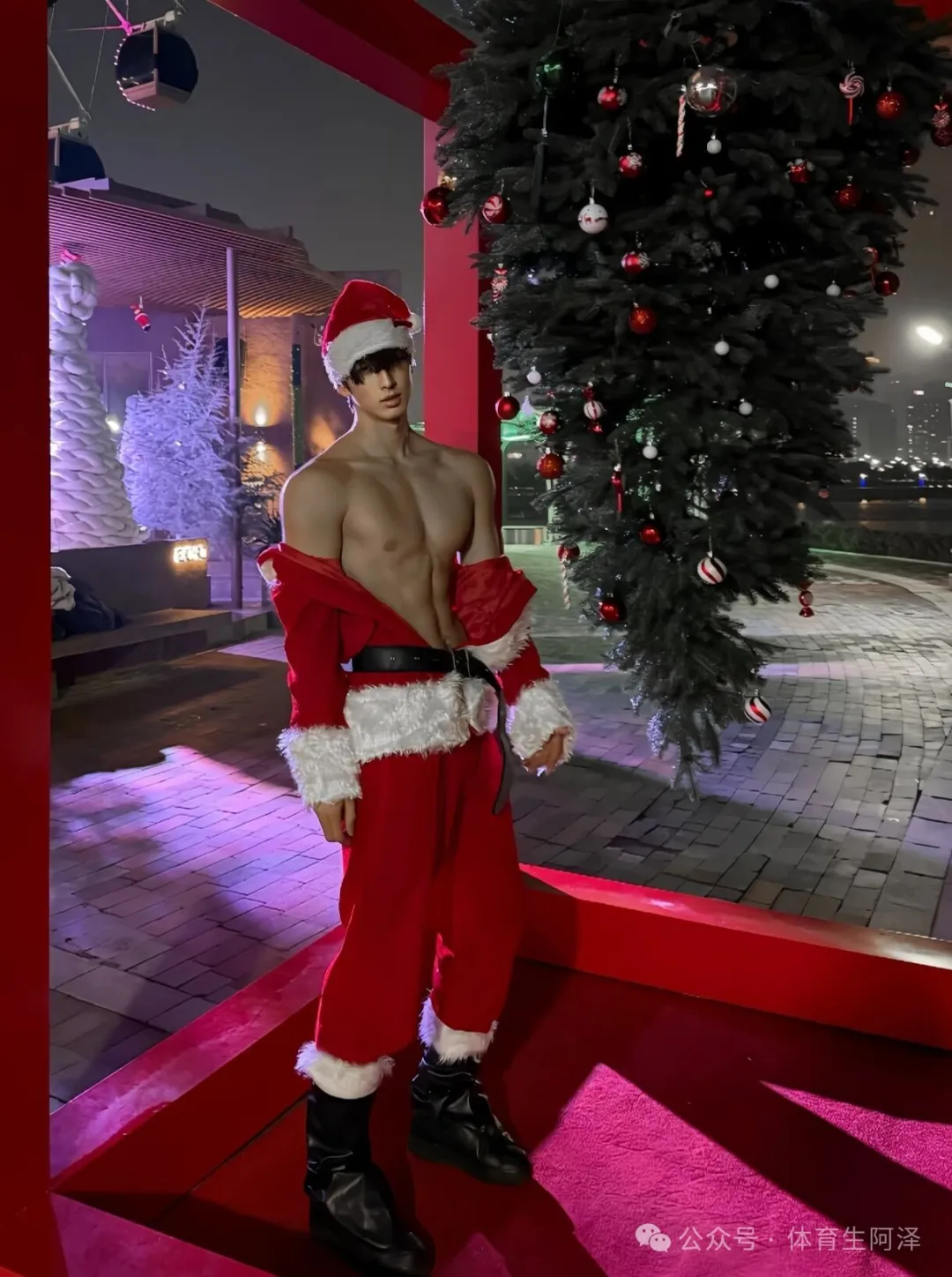 图片[5]-广大长腿卷毛体育生爆火！和顶流网红谈恋爱，玩的真花....-潮男潮北-潮男潮北